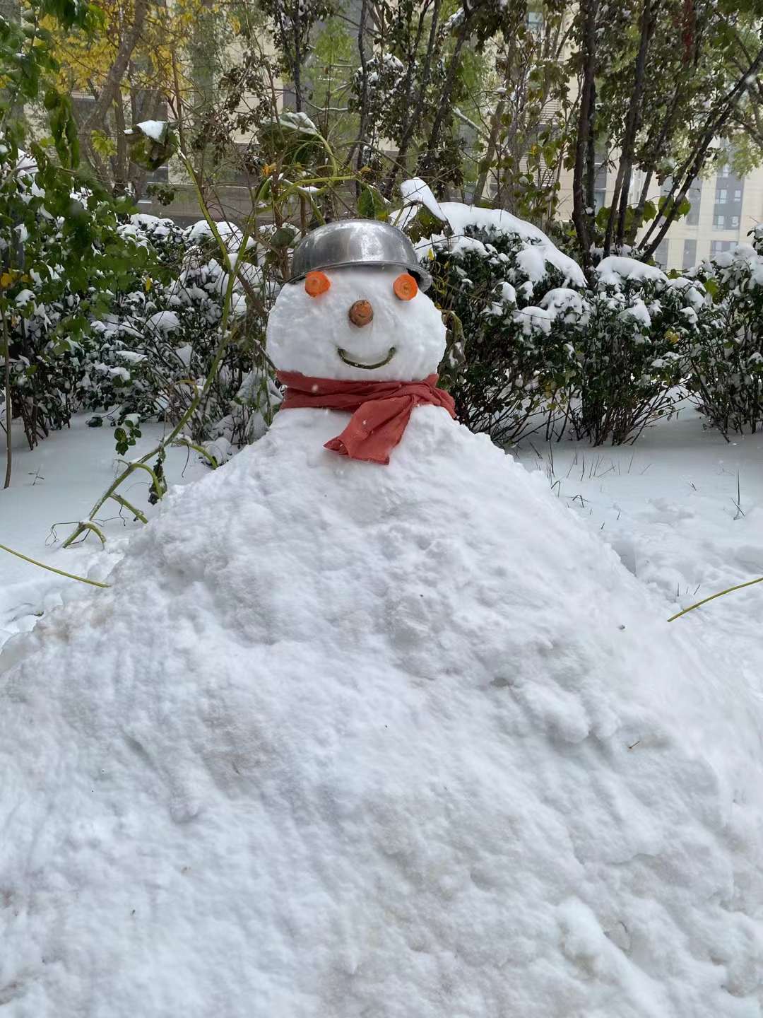 冬天堆雪人圖片