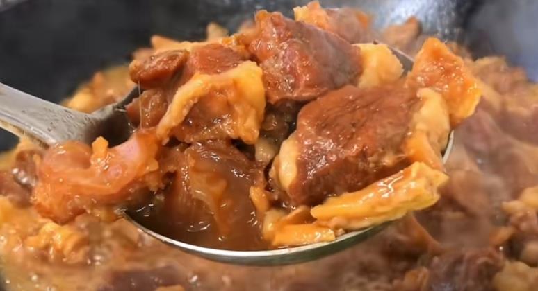大廚爆料，燉牛肉好吃的秘訣全在湯里！加料很關鍵